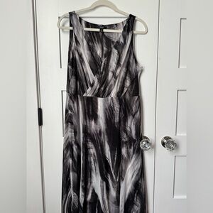 Simply Vera Vera Wang Chic Black and White Dress size large
